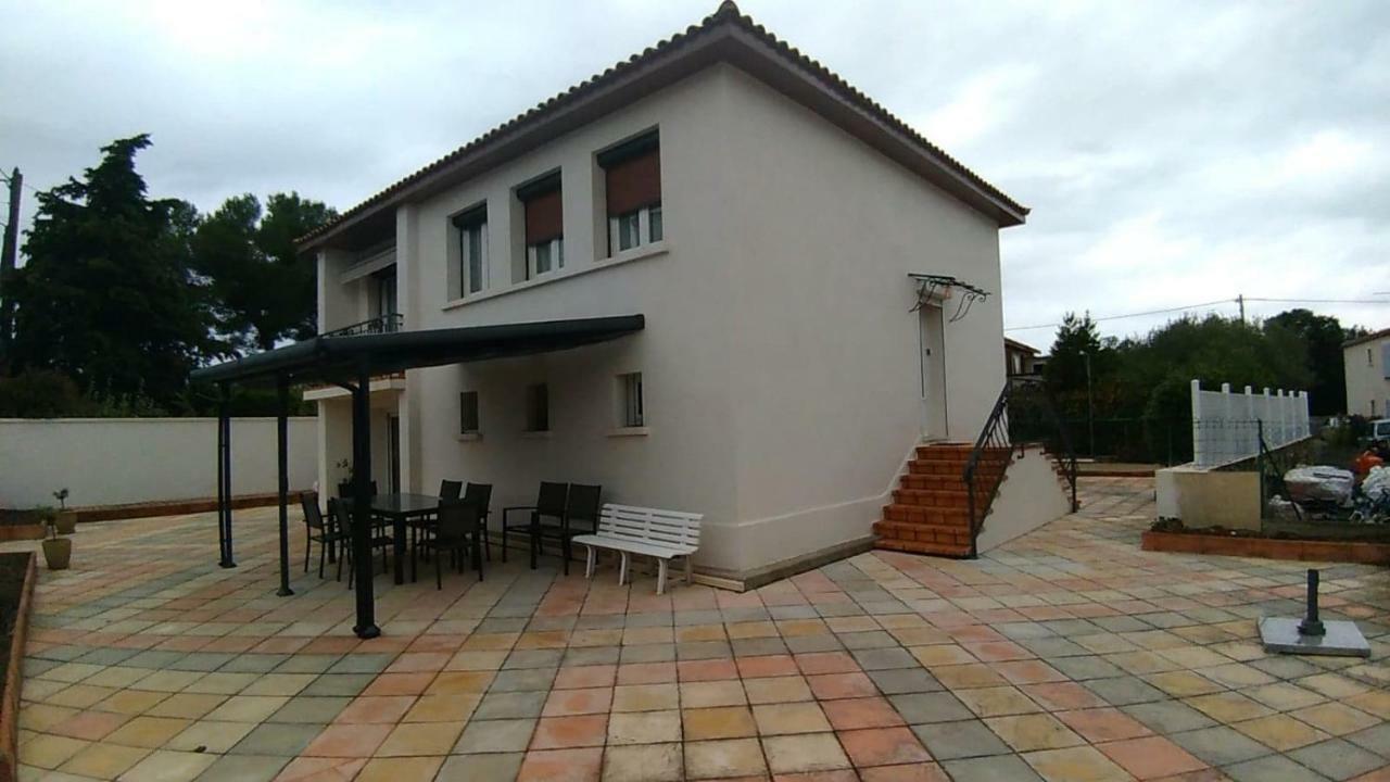 Maison De Charme Castries Exterior photo